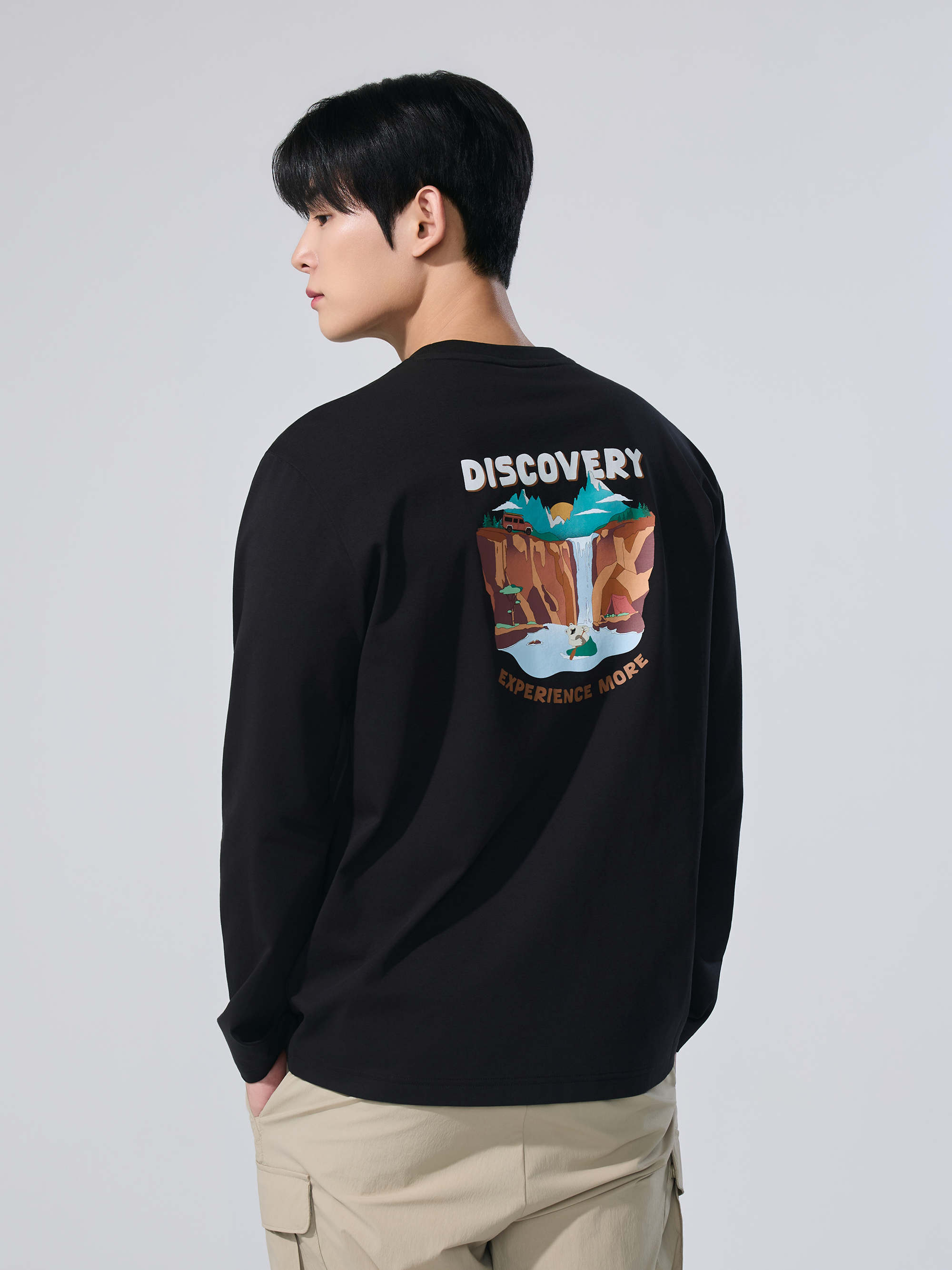 Uni Graphic Long-Sleeve