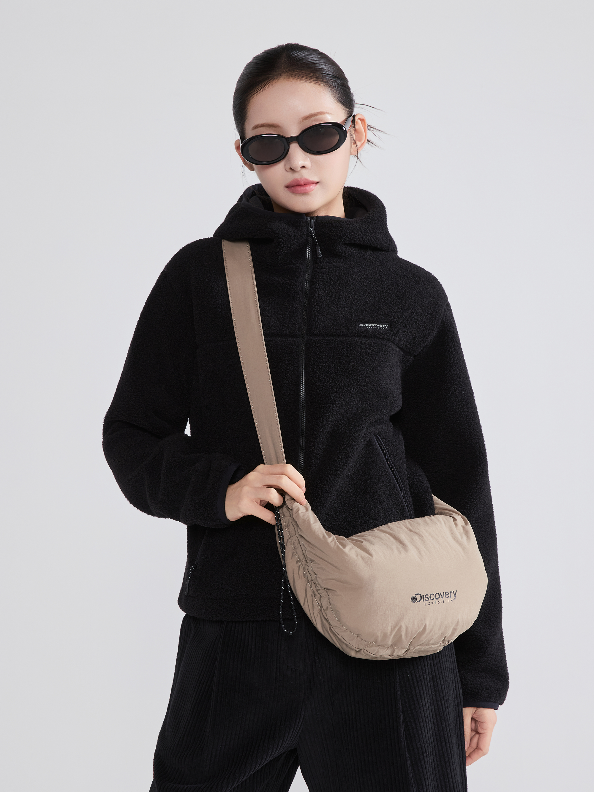 CURVE Padded Drawstring Hobo Bag M