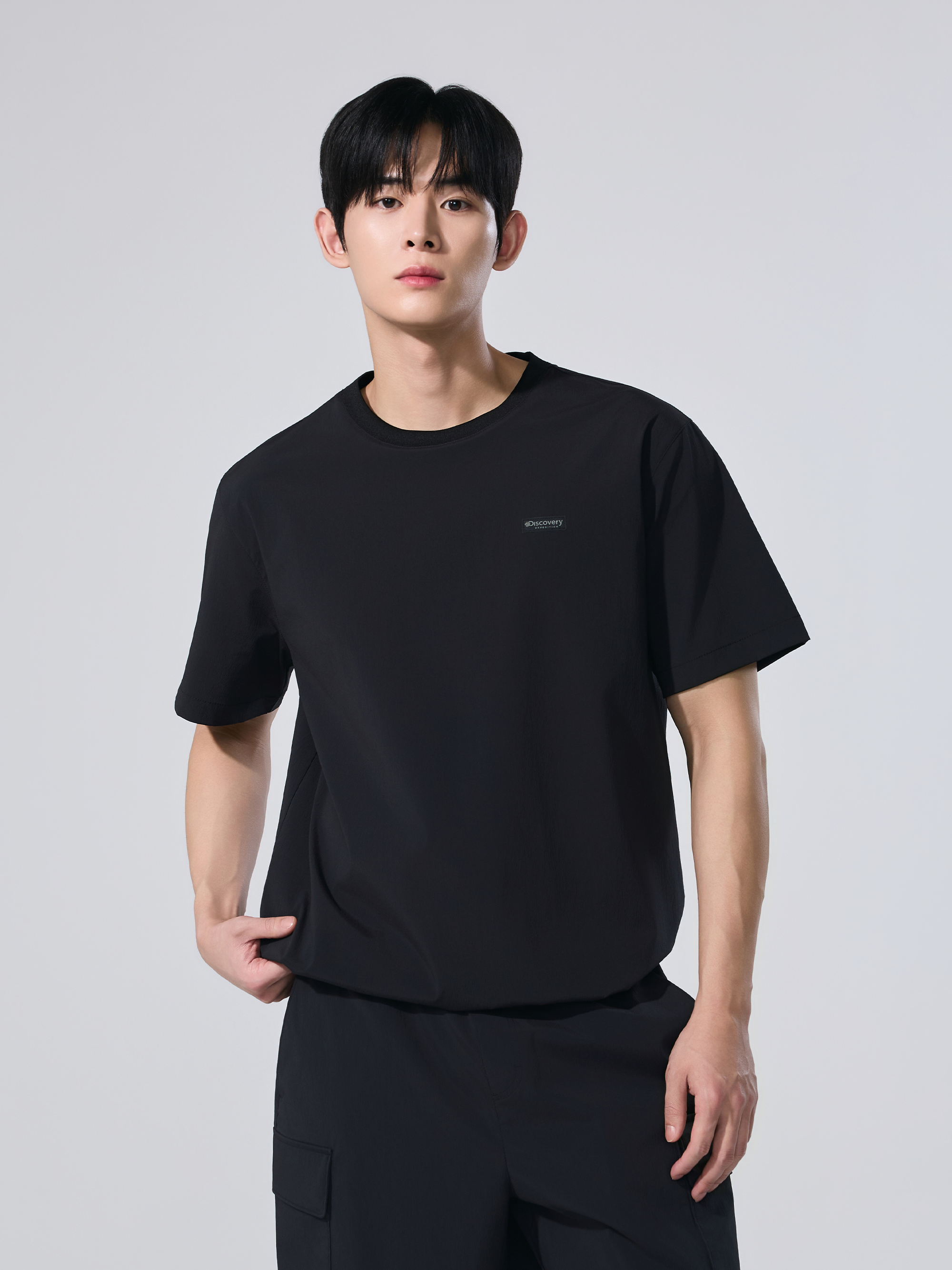 Uni Freshvent Essential Woven Short-Sleeve T-shirt