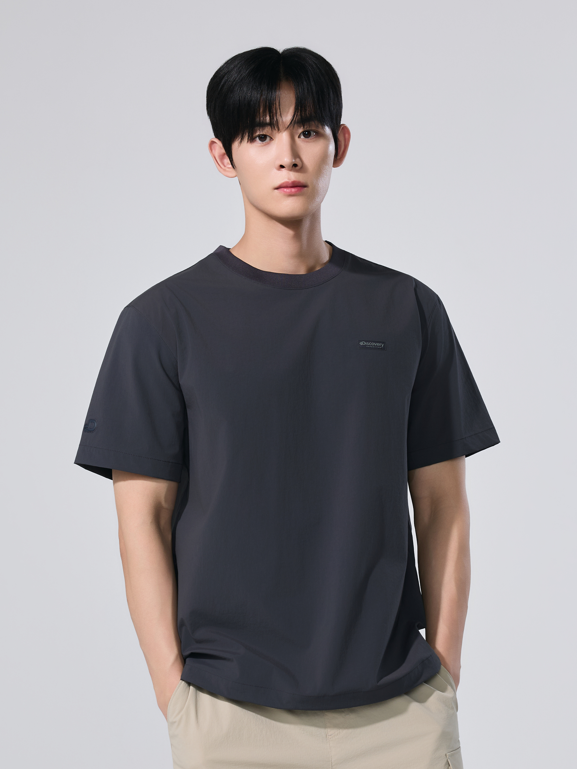 Uni Freshvent Essential Woven Short-Sleeve T-shirt