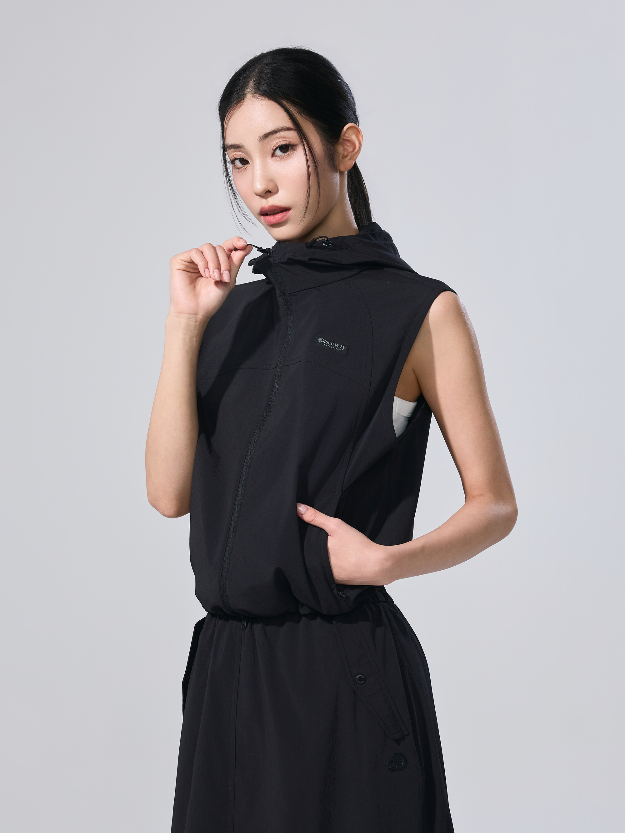 W's Freshvent Lightweight Woven Training Hooded Vest