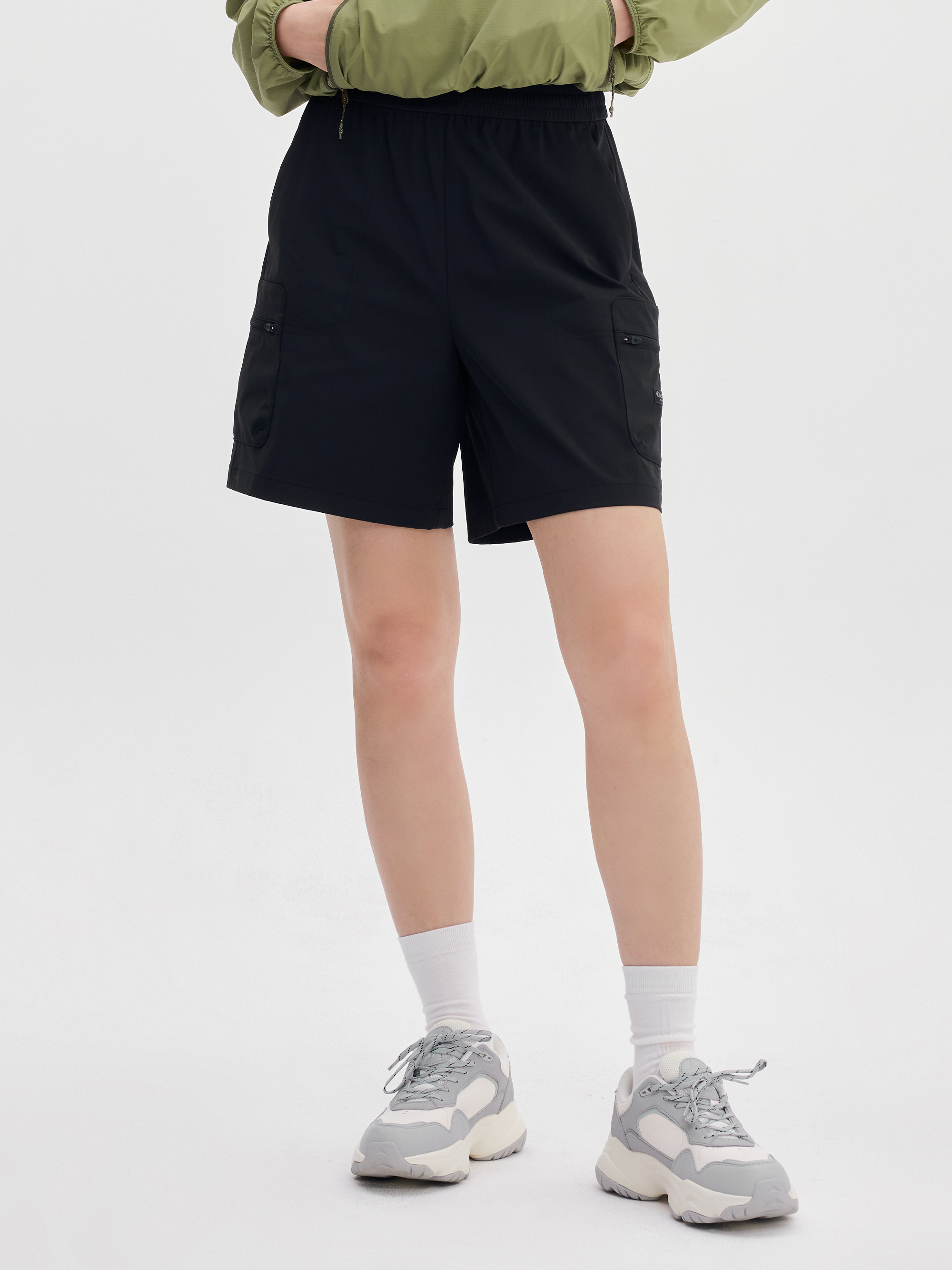 FRESHVENT Women's Semi-Wide Cargo Shorts
