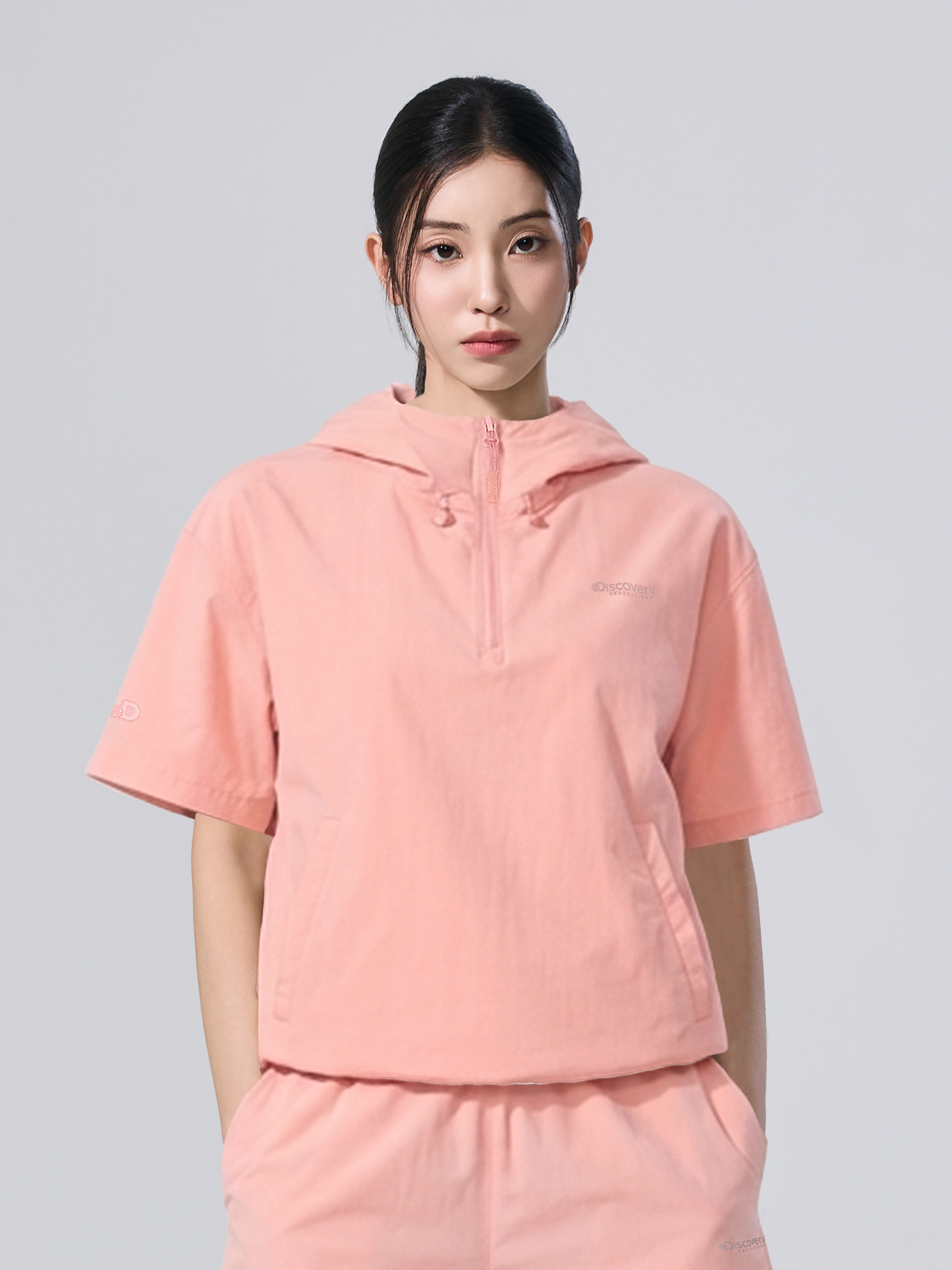 W's Freshvent Lightweight Woven Training Short Sleeve Hooded Anorak
